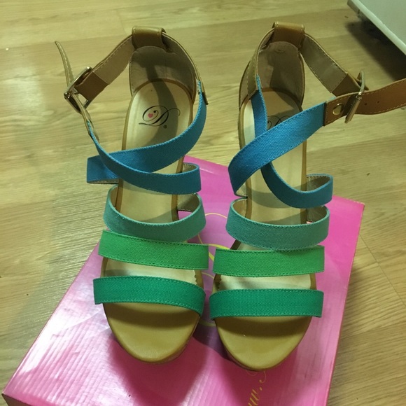 Blue/green ombré high wedge sandals size 8 - Picture 5 of 6